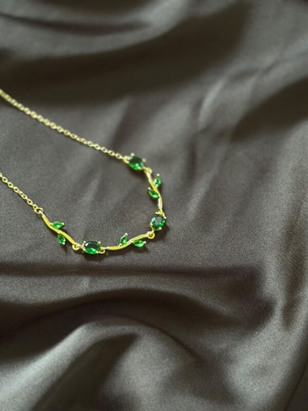 Green Tulip Necklace